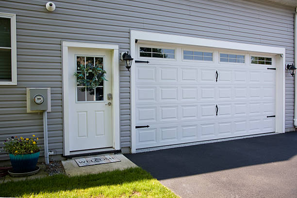 24/7 Emergency Garage Door Panel Replacement experts in Folsom, PA